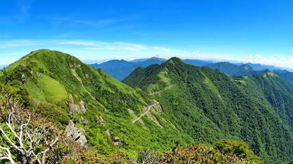 Fototapeta premium 瓶ヶ森男山からのUFOライン2