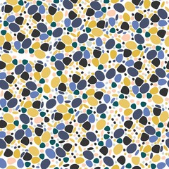 Trendy seamless pattern of geometric shapes and doodles. Colorful abstract pattern.