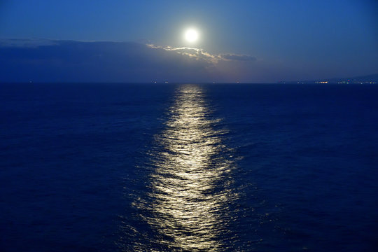 ムーンロード の画像 8 件の Stock 写真 ベクターおよびビデオ Adobe Stock