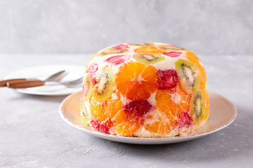 Jelly cake with fruit