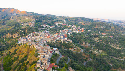Fototapeta na wymiar Piccolo paese Careri in Calabria, vista aerea.