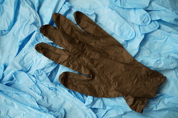 czarna chirurgiczna  rękawiczka ,rękawiczka ,pandemia 