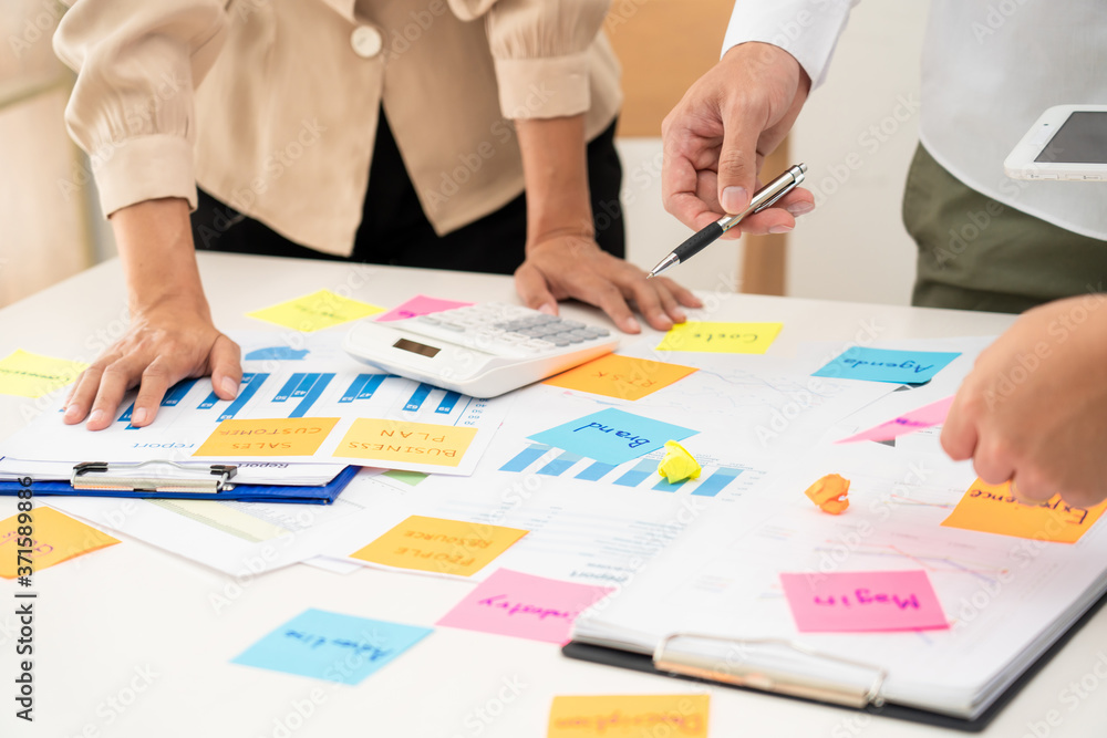 Aufkleber creative group of business people brainstorming use sticky notes to share idea on table or table in 