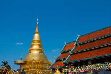 Fototapeta premium Wat Phra That Hariphunchai in Lamphun, Thailand