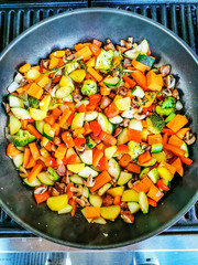 Gemüsepfanne, zubereitet auf dem Frill, Alternative zu Fleisch, gesund, lecker, vegan, vegetarisch