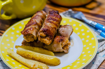 Meat loafs in bacon