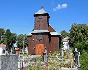 St. Anne's chapel from the beginning of the 19th century at the ecumenical cemetery in the city of Siemiatycze in Podlasie, Poland - obrazy, fototapety, plakaty