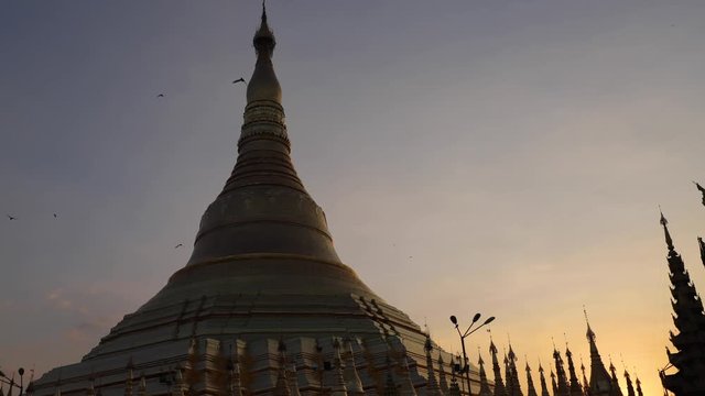 Shwedagon (or Golden Dagon) Pagoda, constructed more than 2600 years ago, a gilded stupa on Singuttara Hill, to the west of Kandawgyi Lake, and dominates the skyline in Yangon, Myanmar