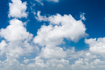 Obraz na płótnie Canvas Beautiful clouds with the blue sky background