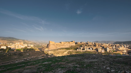 Fototapeta na wymiar ancient stone castle of the crusaders in the city of Karak in Jordan