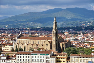 Fototapeta na wymiar View of the beautiful Basilica di Santa Croce and the city of Florence from Michelangelo Square