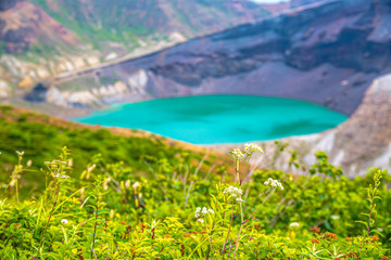 曇り空の蔵王お釜