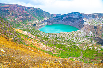 Obraz premium 曇り空の蔵王お釜