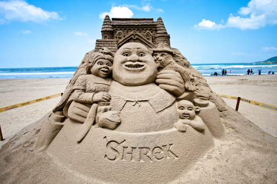 shrek sand sculpture