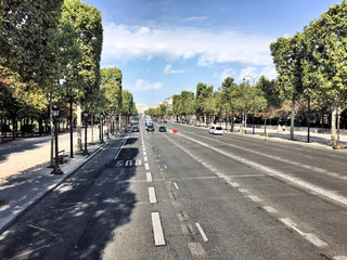 Fototapeta na wymiar road in paris