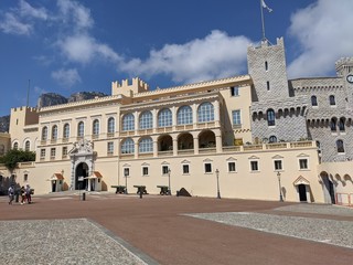 palais Monaco, principauté et capitale de la richesse, place du casino de monte Carlo et son sublime port avec des yachts et hotel de luxe