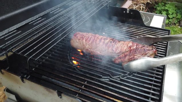 Grillen von Fleisch Rindfleisch auf Grill