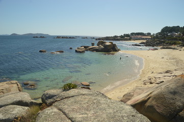 Fototapeta na wymiar The stunning turquise beaches around Illa da Toxa in Galicia in Northern Spain