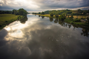 Fototapeta na wymiar Le fleuve la Loire à Iguerande