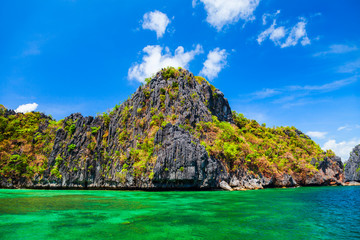 Obraz premium Mountain cliff at El Nido, Philippines