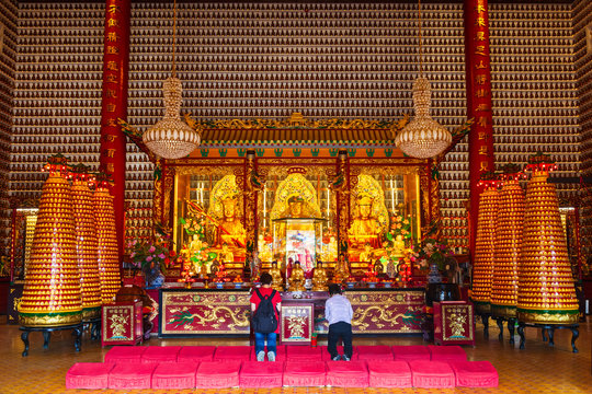 Ten Thousand Buddhas Monastery, Hong Kong