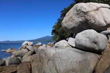 愛媛県松山市　白石の鼻　巨石群　瀬戸内海