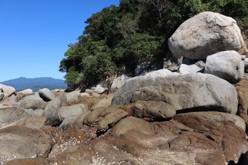 愛媛県松山市　白石の鼻　巨石群　瀬戸内海