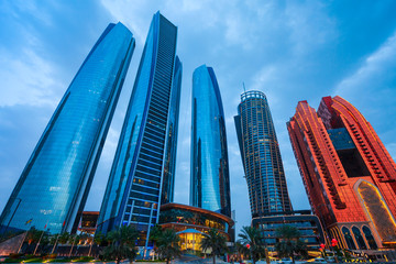 Fototapeta premium Abu Dhabi skyline in UAE