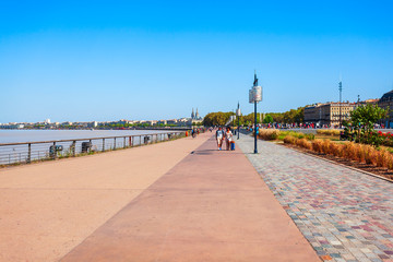 Obraz premium Embankment of Garonne river, Bordeaux