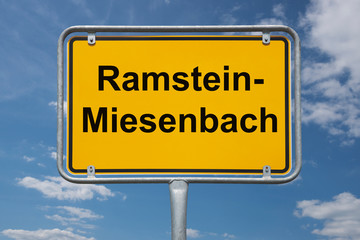 Obraz premium Ortstafel Ramstein-Miesenbach