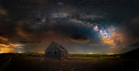 un rifugio sotto alle stelle