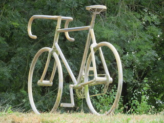 great metal bike ornament to run the tour of France