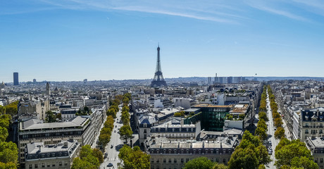 Naklejka premium Aerial view of Paris and the Eiffel Tower from the Arch of Triomphe