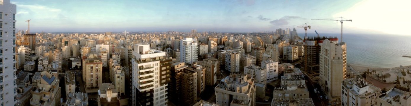 ......Panoramic image of an urban landscape