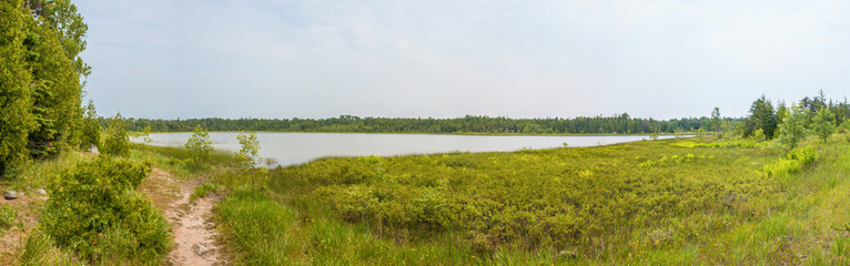 Fototapeta na wymiar Lakeside at Bruce Peninsula National Park Ontario Canada 
