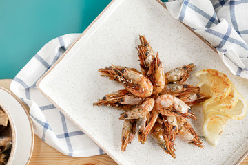 photos of dishes prawns fried seafood in cafes bright Sunny natural light