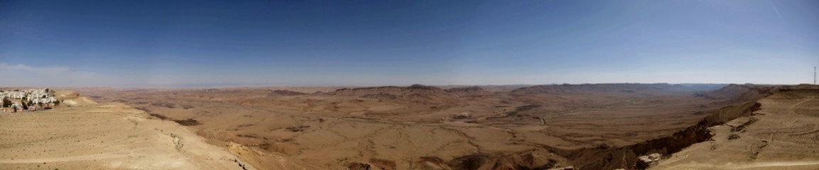 Fototapeta na wymiar Panoramic image of Ramon Crater