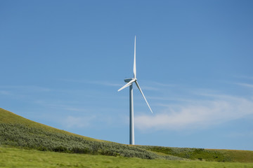 Fototapeta premium Wind turbines along the highways of Eastern Alberta Canada