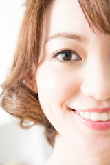 Naklejka premium 笑顔の女性
