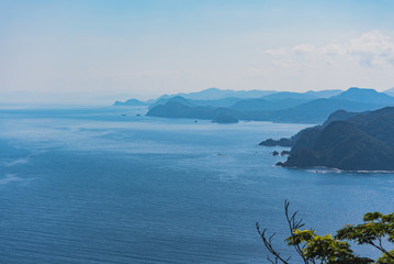 兵庫県・余部埼灯台から見る8月の日本海と山陰の地形