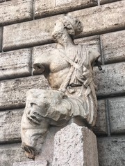 oldest statue in rome