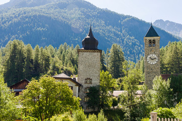 Susch, Dorf, Bergdorf, Turm, Kirche, Inn, Fluss, Engadin, Unterengadin, Flüelapass, Alpen, Alpenpass, Passstrasse, Graubünden, Sommer, Schweiz