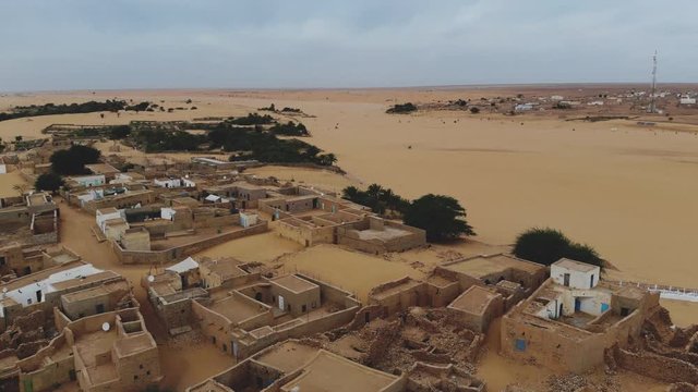 Panoramic view of a settlement in Mauritania. settlement in Mauritania. Settlement. View. 4k. 4k view.Village. Town. A life. Bird's eye view. Mauritania in 4k. panorama in 4k. Mauritania.