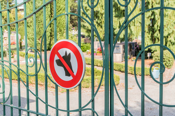 Panneau d'interdiction aux chiens