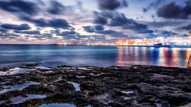 Pafos nocą