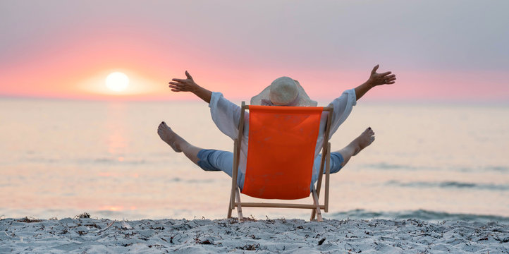 gl&uuml;cklich am Strand