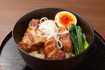 豚の角煮丼