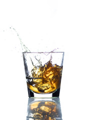 SPLASH BOURBON CON FONDO BLANCO