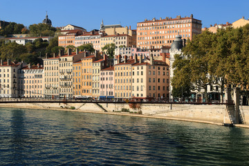 Le quartier pittoresque sur la colline de La Croix Rousse, en bord de Saône à Lyon.

