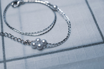 パールのついたアクセサリー